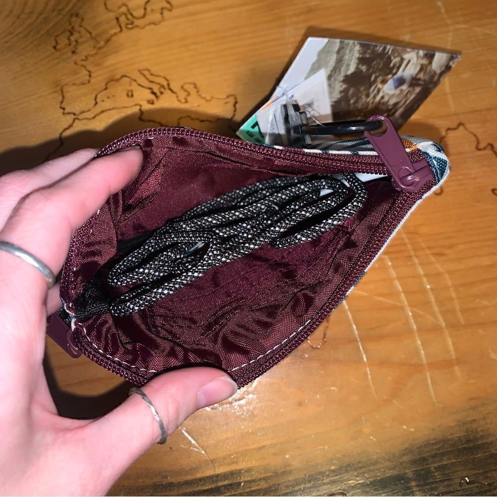 KAVU For Keeps & Renrose Trinatural crossbody bag - Picture 7 of 11